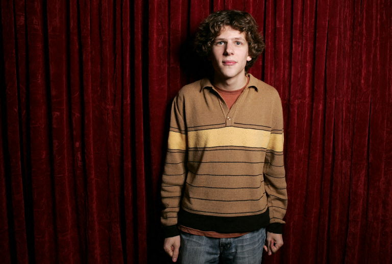 Vì sao diễn viên Jesse Eisenberg không muốn liên quan đến Mark Zuckerberg?- Ảnh 1.